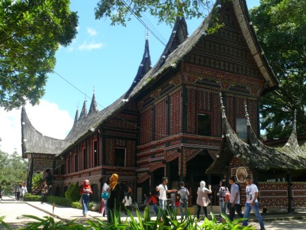 10 Tempat Menarik di Bukit Tinggi, Indonesia Tumpuan Ramai Pelancong