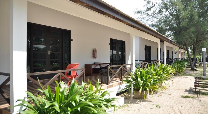 chalet tepi pantai kelantan