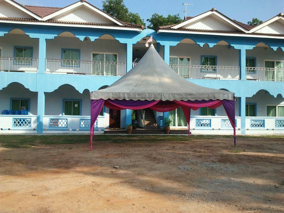 chalet deruan ombak chalet tepi pantai melaka