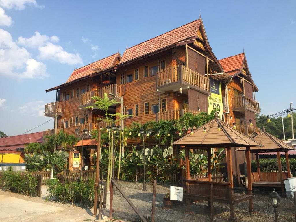 kampong pinang sebatang chalet