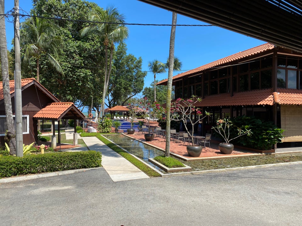 chalet tepi pantai kuantan adena beach resort